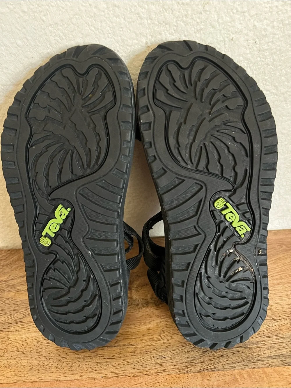 Teva Hurricane Sport Sandals Men's Black on Black Adjustable Straps Size 8